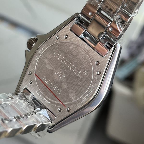 シャネル時計着用イメージ